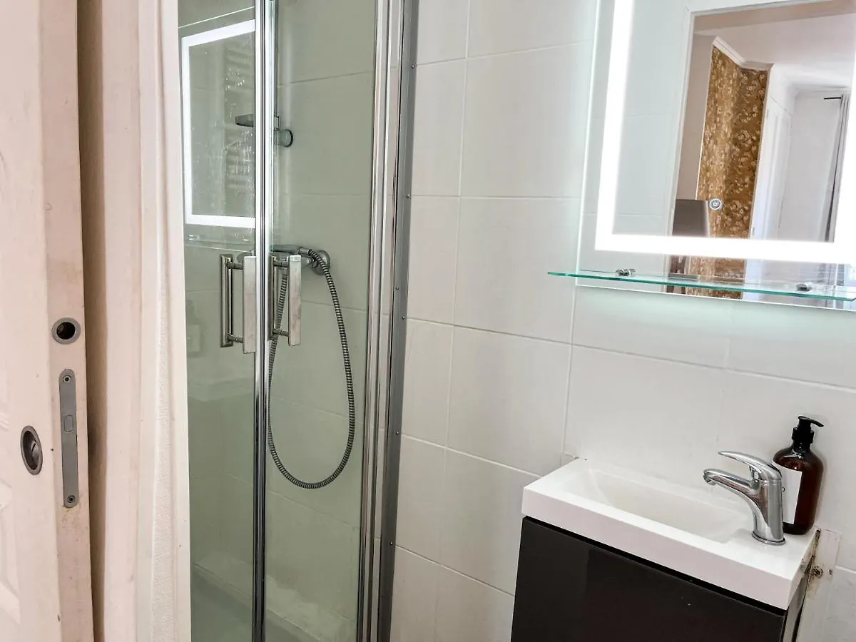 Appartement Suite Magelan Villeurbanne France